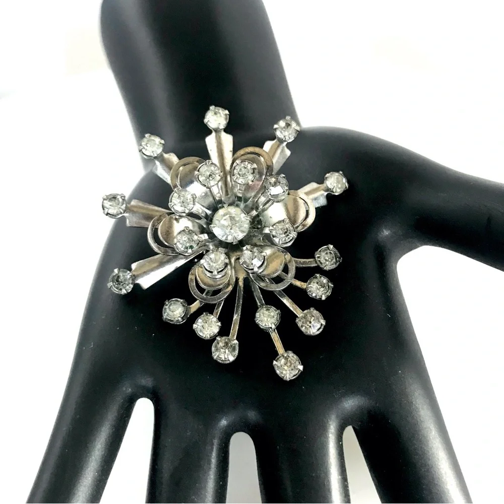 VINTAGE CIRCA 1960'S SILVER TONE CLEAR RHINESTONE SPUTNIK-LOOK BROOCH